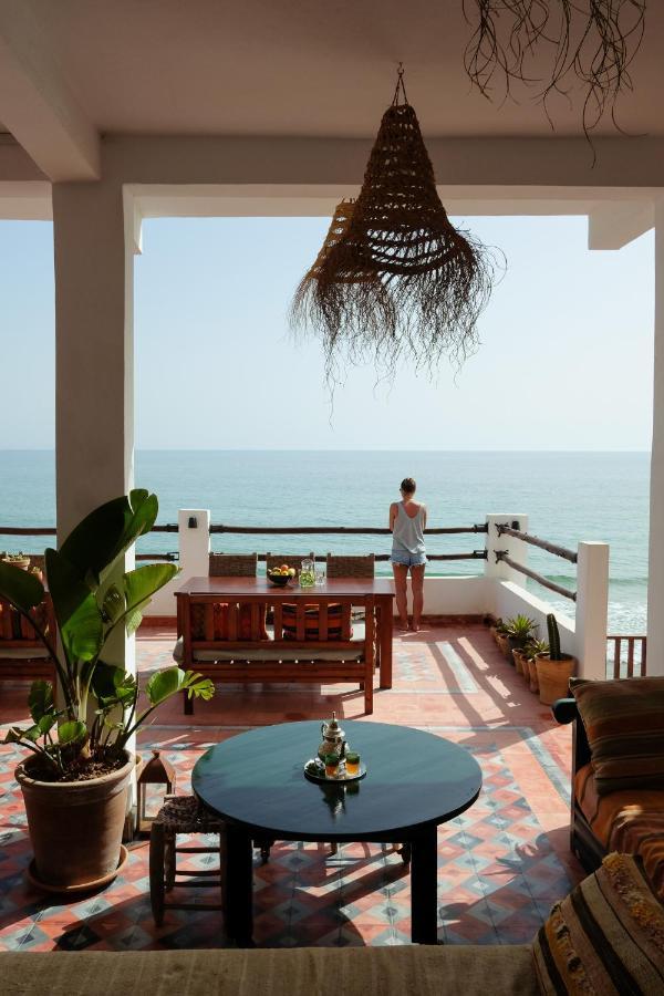 Hashpoint Surf Camp Hostel Taghazout Bagian luar foto